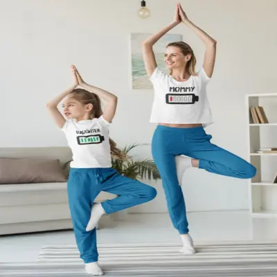 Battery mommy daughter, set 2 tricouri cu mesaje