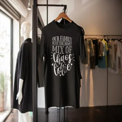 Our family just the right..., tricou cu mesaj