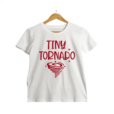 Tiny tornado, tricou cu mesaj