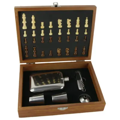 Set cadou sah pentru barbati cu plosca, 2 pahare, palnie, briceag